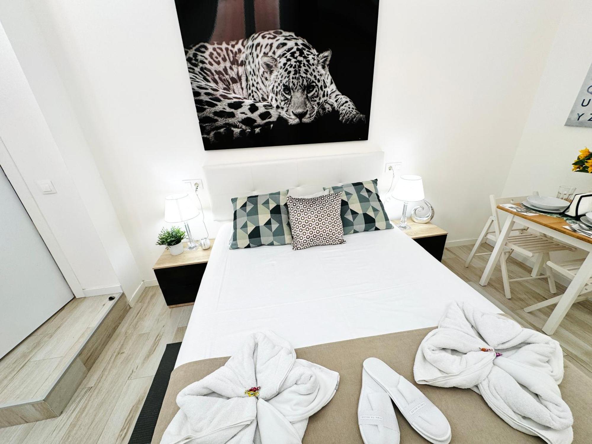 Cinco Torres Suites Мадрид Экстерьер фото