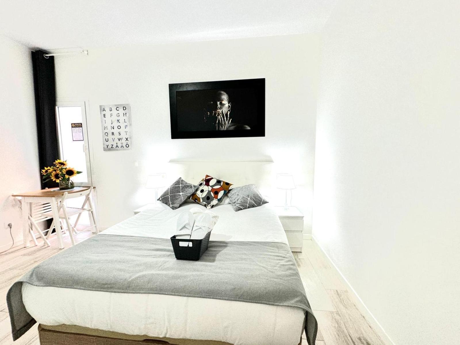 Cinco Torres Suites Мадрид Экстерьер фото